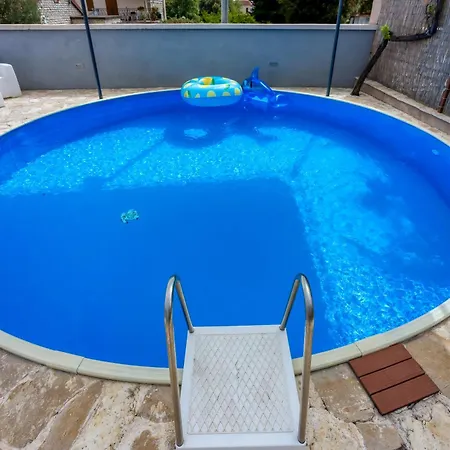 Apartment Pool Bakija - Happy Pakostane